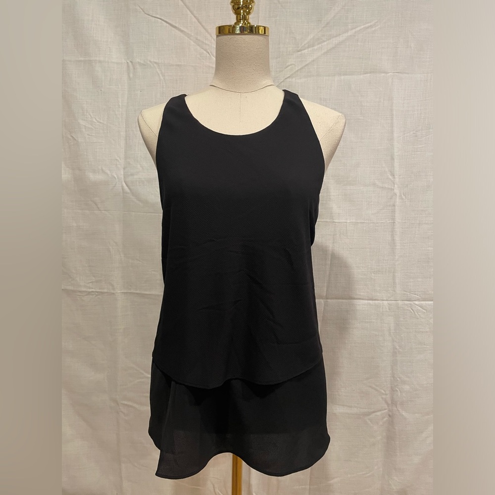 Banana Republic split /‎ layered tank. XL